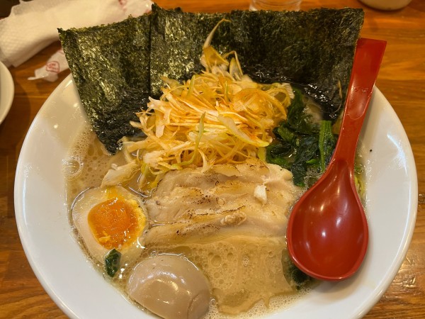 「ネギちゃったま中盛固め1430円」@ラーメン大桜 今宿店の写真