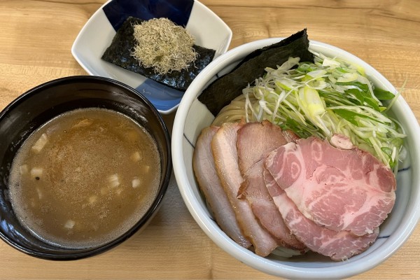 「特製豚骨地鶏魚介つけ麺+のり+とろろ昆布+ねぎ」@麺処 有彩の写真