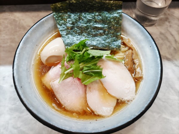 「全乗白醤油らーめん」@麺響万蕾の写真