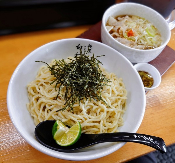 「豚しゃぶ魚醤つけそば【期間·数量限定】」@麺屋 白神の写真