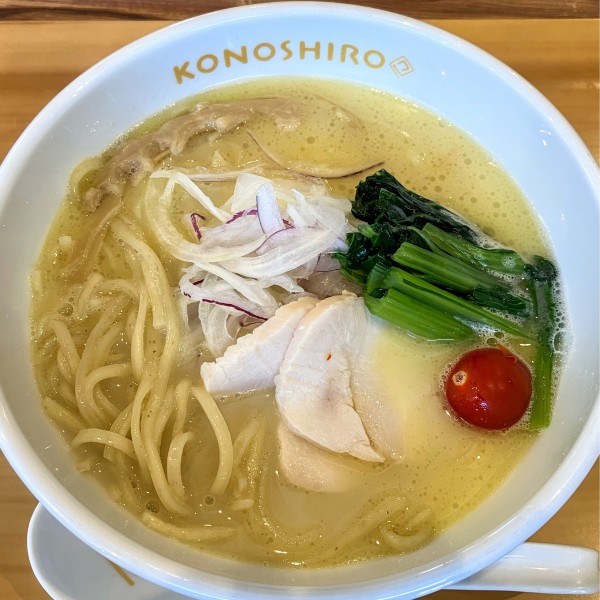 「鶏白湯らぁめん600円」@らぁめん このしろの写真