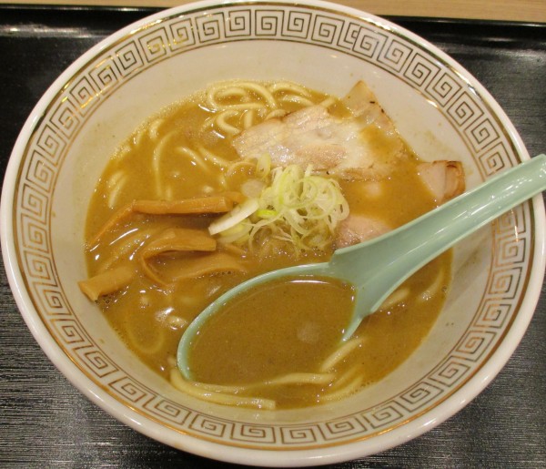 「こいくち中華（麺少な目）990円」@弘前煮干し中華そばスタンド ニボる?の写真