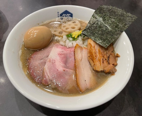 「特製煮干ラーメン」@西永福の煮干箱の写真