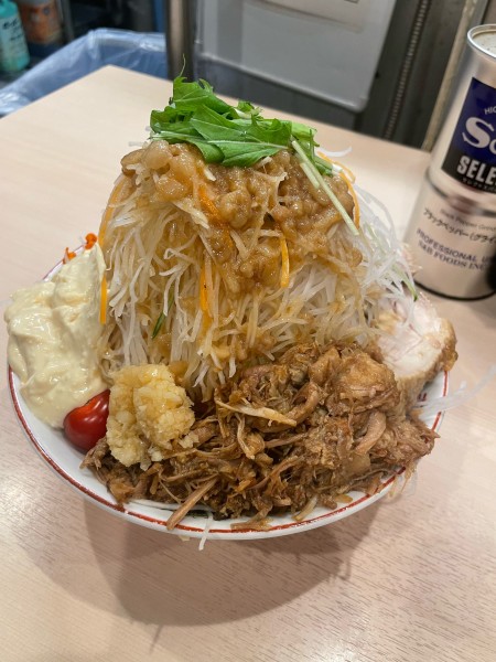 「冷やし中華　+ほぐし豚」@鷹の目 蒲田店の写真