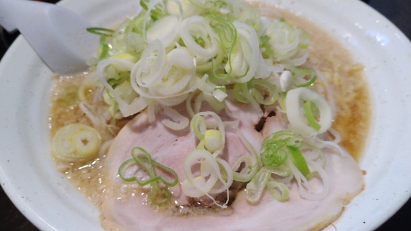 「しょうゆらーめん」@こってりらーめん せきやけ 水道橋店の写真