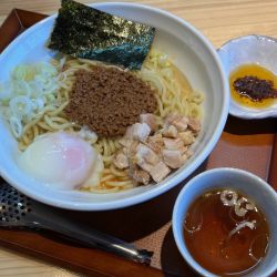 みそまぜそば＋温玉＋食べるラー油＋一口ごはん