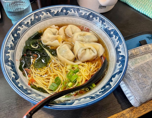 「ナズナワンタン麺」@東麺餃子房 目白店の写真