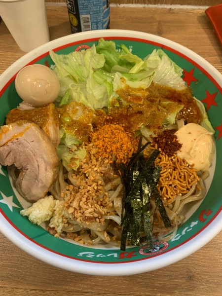 「冷やしパワフルまぜそば」@ジャンクガレッジ 東大宮店の写真