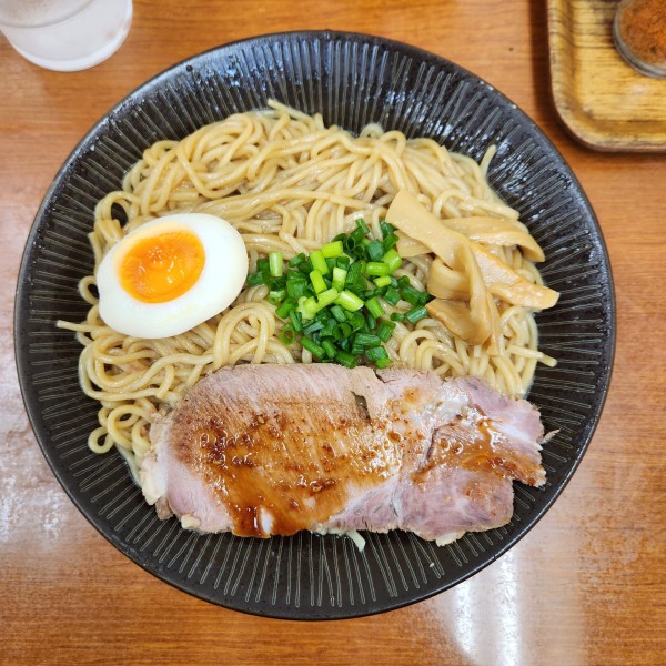 「旨味油そば」@マリモの写真