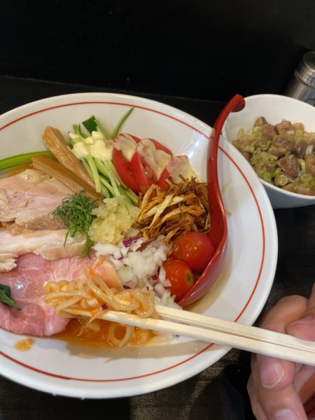 「【限定】冷やしトマトらーめん」@らぁ麺すみれ堂の写真