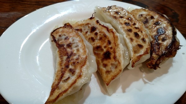 「餃子　340円」@恋瀬食堂の写真