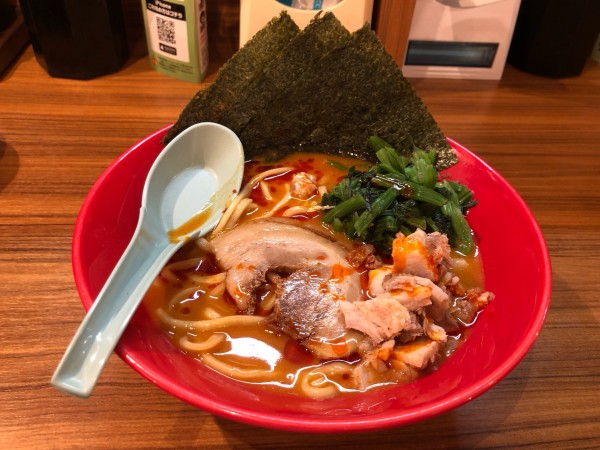「赤辛家系ラーメン」@横浜家系ラーメン 壱角家 落合南長崎店の写真