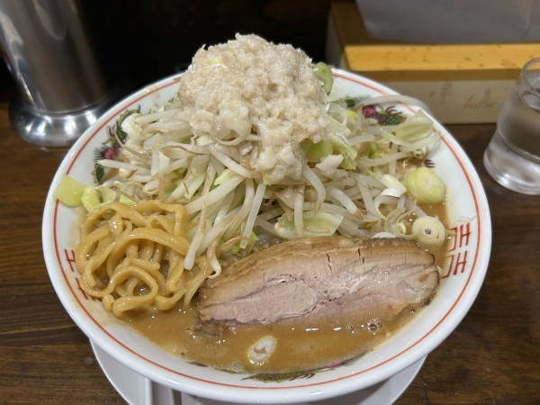 「濃厚豚ラーメン（豚1枚）950円、野菜増し50円」@濃厚豚ラーメン 活郎の写真
