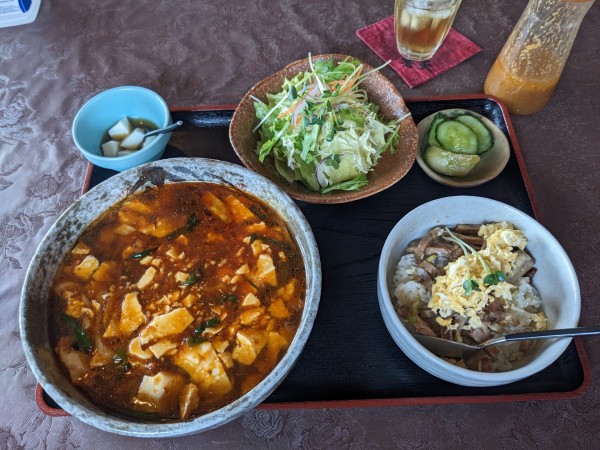 「マーボーあんかけラーメンとチャーシュー丼　990円」@中華酒房 蒼天の写真