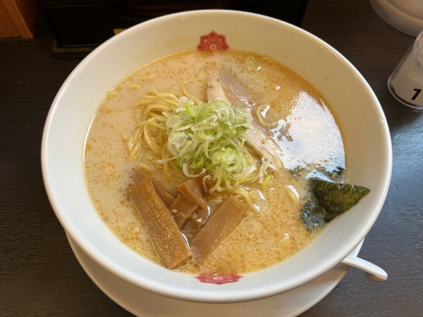 「大盛とんこつラーメン」@日高屋 与野駅東口店の写真
