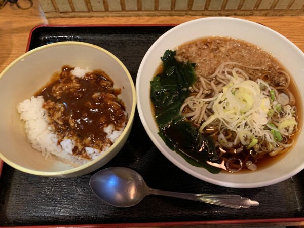 「半カレー丼セットそば 520円」@六文そば 日暮里第1号店の写真