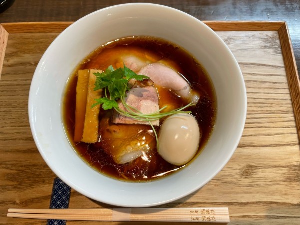 「醤油らぁ麺(¥1,100) 味玉(¥150)」@らぁ麺 紫陽花の写真