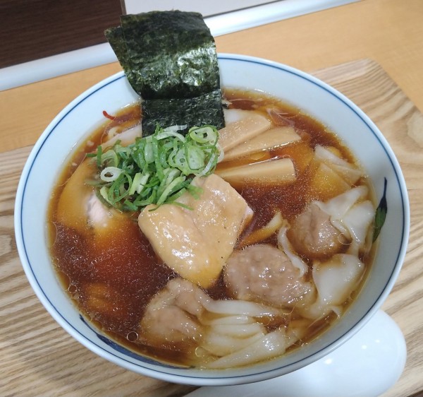 「醤油らーめん 1000円+ワンタン 150円」@らーめん亭 ひなり竜王の写真