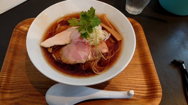 「丸鶏　醤油」@麺屋 花枇の写真