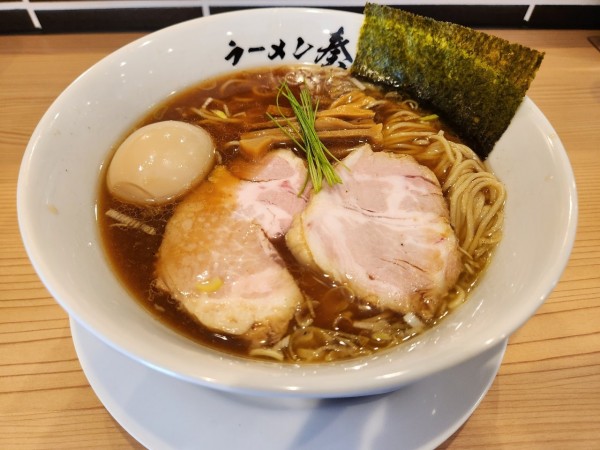 「醤油　味玉」@ラーメン奏の写真