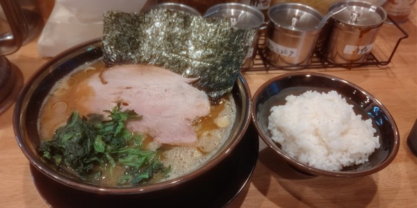 「ラーメン800円＋中盛150円 小ライス150円」@王道鈴家の写真