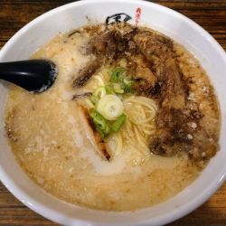 塩とんこつラーメン￥850