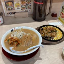 煮込みバラ肉ラーメン【大】