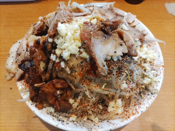 「ラーメン(並 250㌘)·汁無しに変更·全マシ」@ラーメン 池田屋 高田馬場店の写真