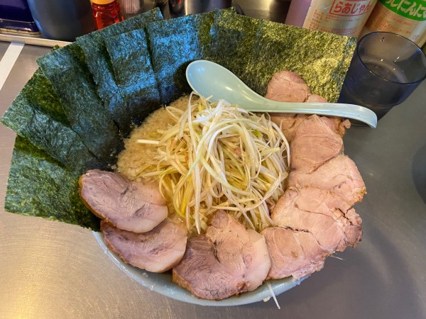 「ネギコテチャーシューメン　カタコイオオ」@ラーメンショップ 椿 玉造店の写真