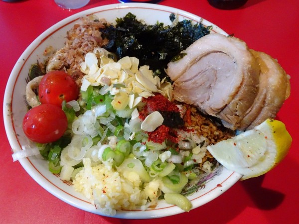 「ラーメン豚2枚（900円）＋冷やし中華（180円）全部」@ラーメン英二の写真