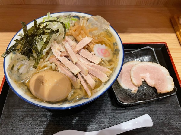 「冷かけ（大盛・チャーシュー・味玉）」@舎鈴 北朝霞駅前店の写真