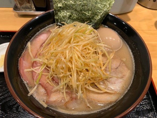 「特製鶏豚骨ラーメンネギ盛」@麺屋 隆志の写真