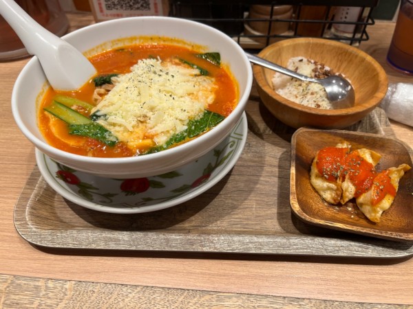 「トマトチーズリゾット麺」@太陽のトマト麺withチーズ 新宿ミロード店の写真