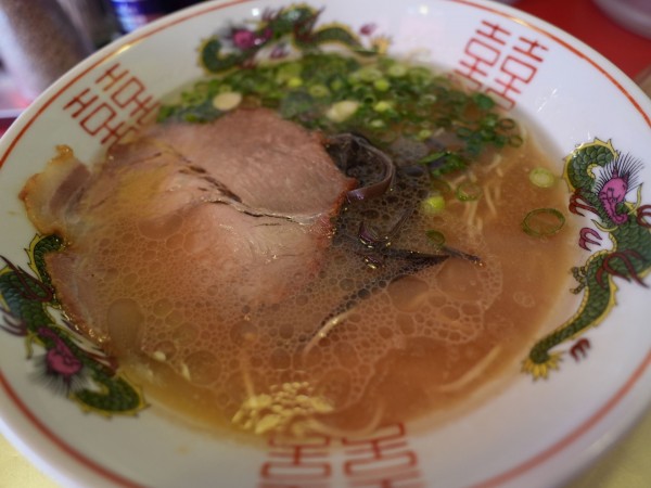 「ラーメン 粉落とし＋替え玉 粉落とし＋ニンニク＋辣油唐辛子」@博多ラーメン ガツン 両国店の写真