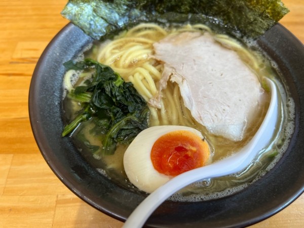 「家系ラーメン」@Neo家系らーめん實家 本厚木店の写真
