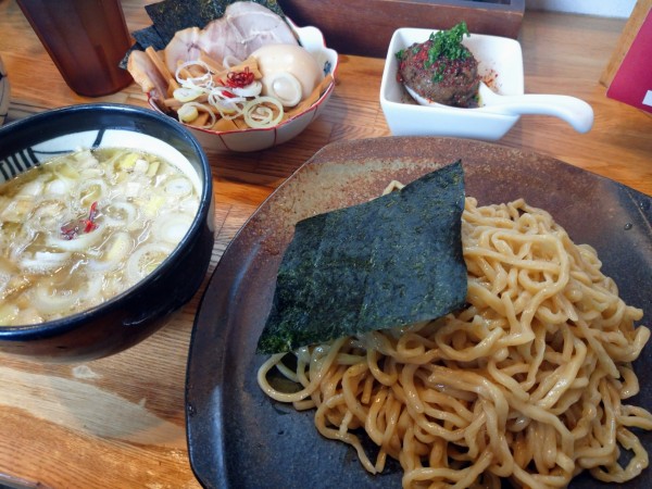 「特製つけそば＋カレー玉」@中華そば専門 とんちぼの写真