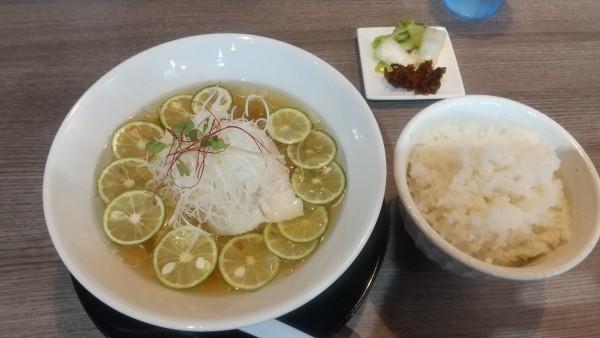 「冷やし塩ラーメンすだち（期間限定）850円」@龍瞳の写真