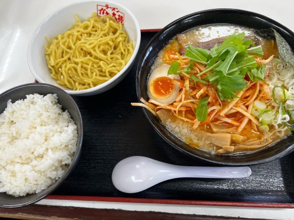 「ネギ鶏白湯ラーメン　スタミナ餃子」@ラーメンガキ大将 谷田部店の写真