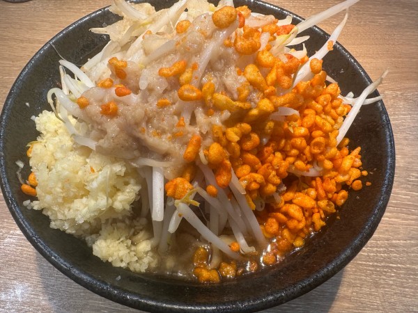 「ミニ350ニンニクアブラ魚粉カラアゲ」@麺屋 浜一の写真