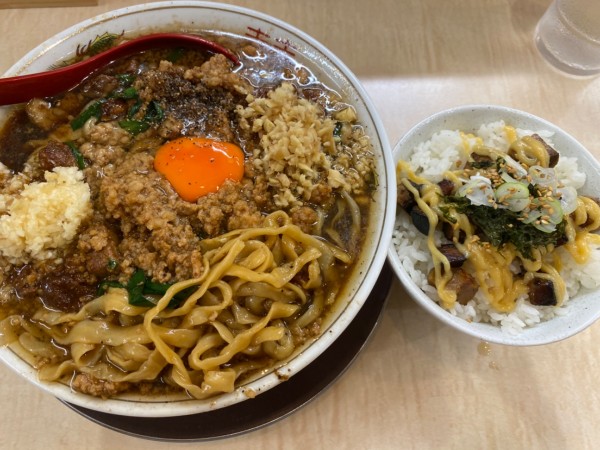 「zeitakuスタミナ中華そば大盛+チャーシュー飯1520」@食堂 七彩の写真