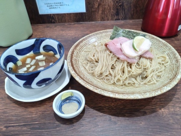「昆布水つけ麺大盛」@中華そば 燕屋商店の写真