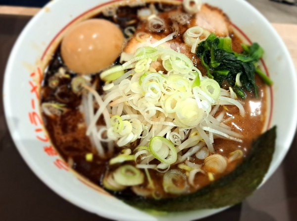 「黒うまいラーメン」@うまいラーメン 松楅 ウェルディ長泉店の写真