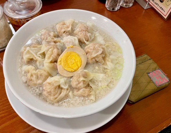 「粗びき肉汁雲呑麺」@広州市場 西新宿店の写真