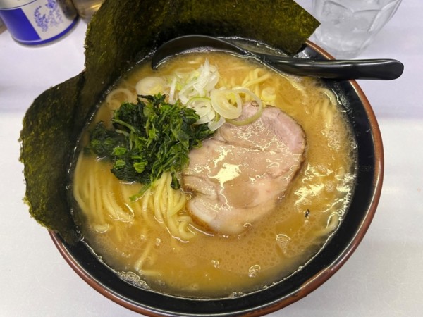 「ラーメン(中)900円」@十五家の写真