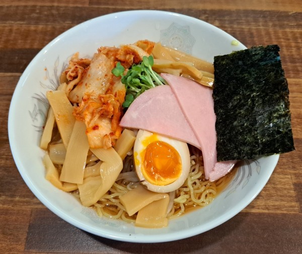 「ひやしキムチめんまラーメン700円」@まるさんの写真