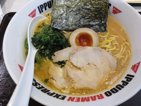 「醤油豚骨ラーメン」@IPPUDO RAMEN EXPRESS 南町田グランベリーパーク店の写真