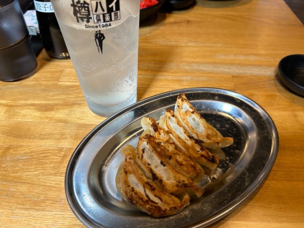 「餃子360円+焼めし630円+レモンサワー440円」@近江熟成醤油ラーメン 十二分屋 新座馬場店の写真