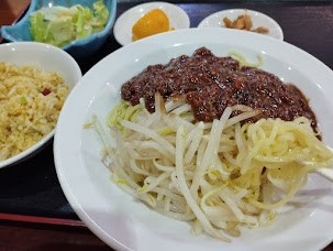「ランチ 冷しジャンジャン麺(セット)(900)」@清宏楼の写真