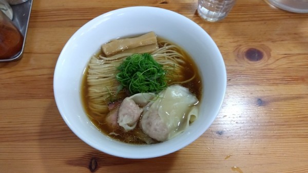 「肉わんたん醤油そば」@アメノオトの写真