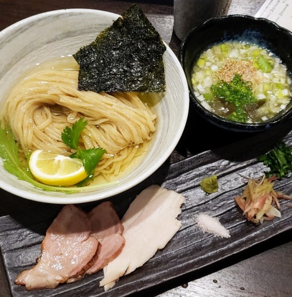 「【夏季限定】黄金の冷製昆布水つけ麺 1,000円」@らぁ麺 鬼滅の桜の写真